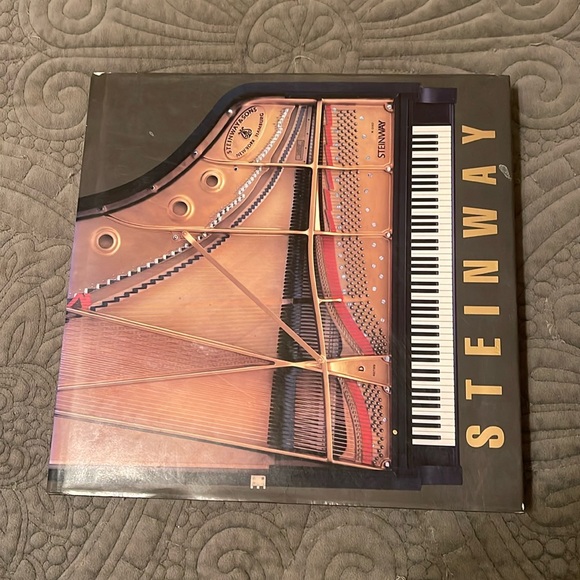 BOOK: STEINWAY - Picture 1 of 5